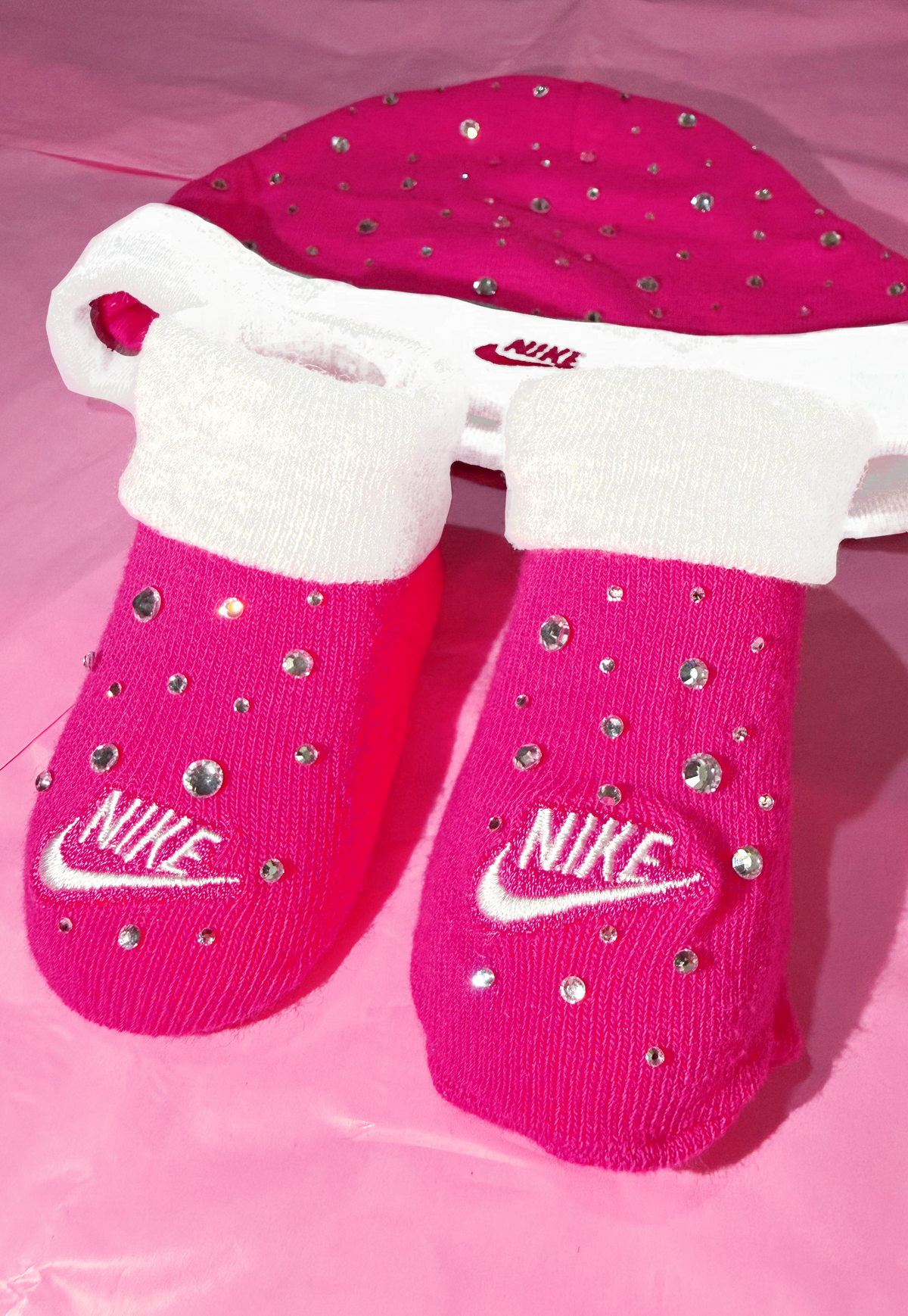 Nike Set Regalo Neonato 2 Pezzi - Cappellino e Scarpine con Brillantini