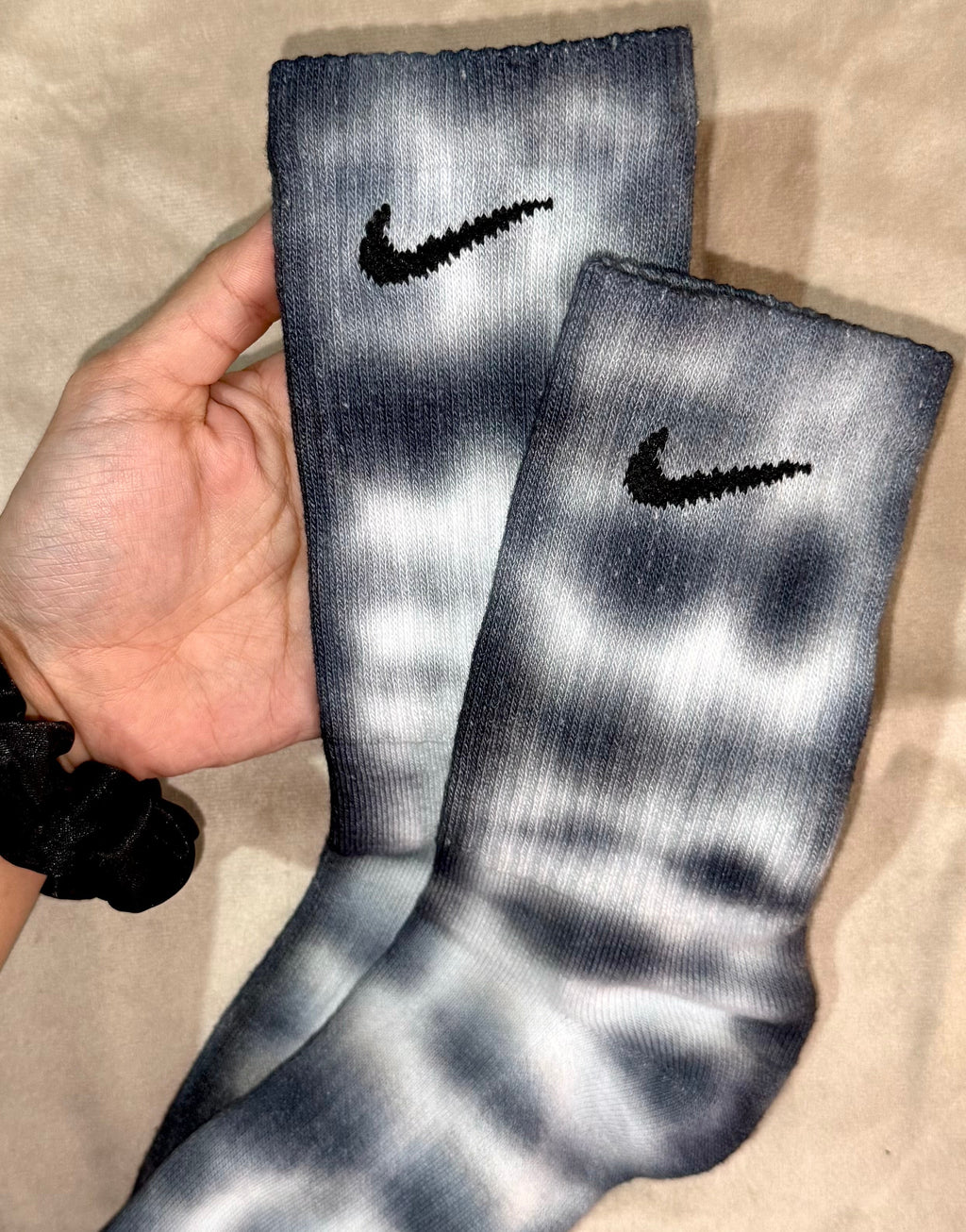 Calzini Nike Tie Dye personalizzati colorazione Nuvola Nera