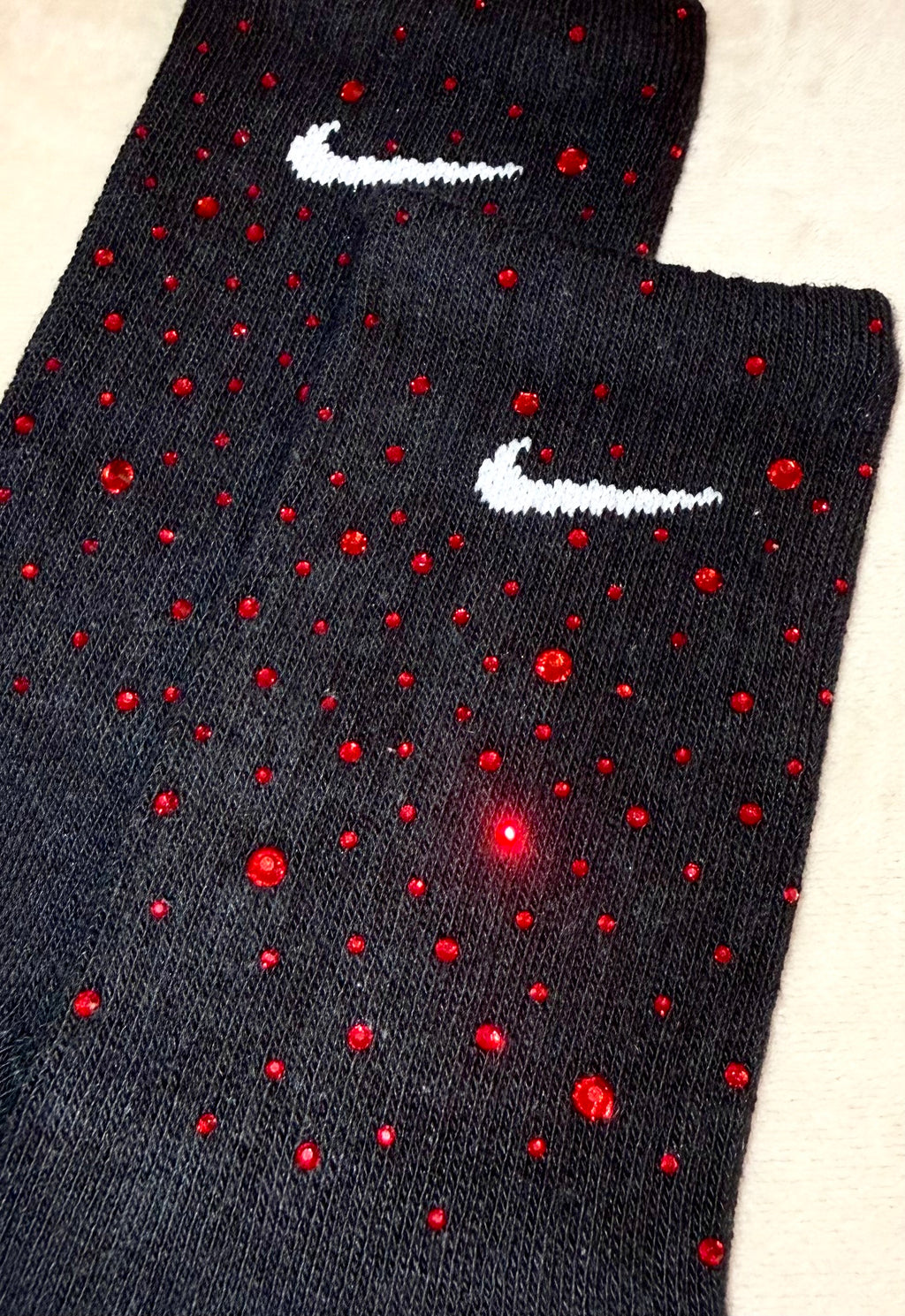 Calzini Nike neri personalizzati con brillantini rossi