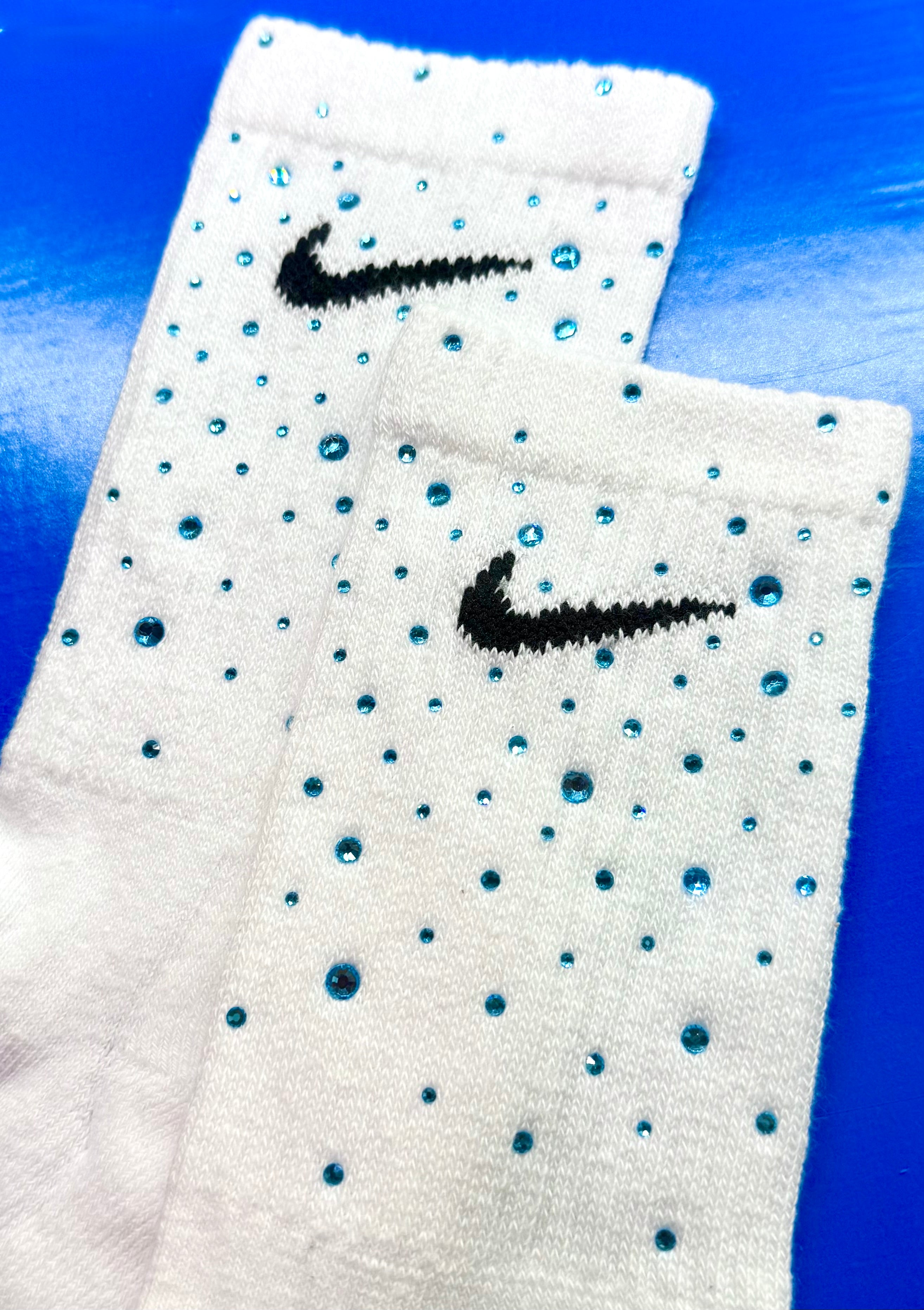 Calzini Nike Bianchi personalizzati con brillantini color Acquamarina