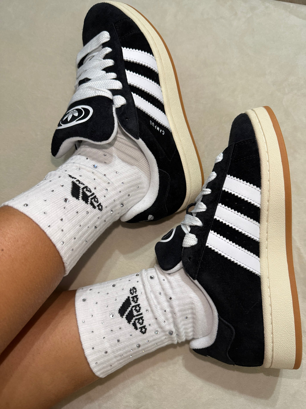 Adidas Campus Nere e Calzini Adidas Bianchi con brillantini argento