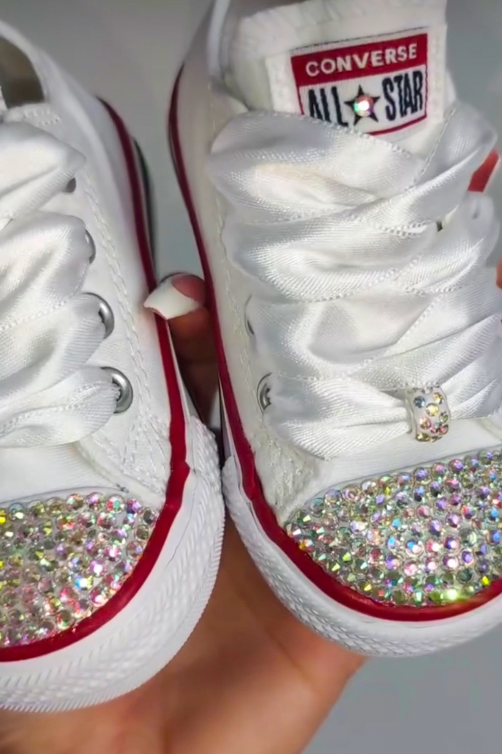 Converse All Star Low bianche da bambina personalizzate con brillantini e nome 