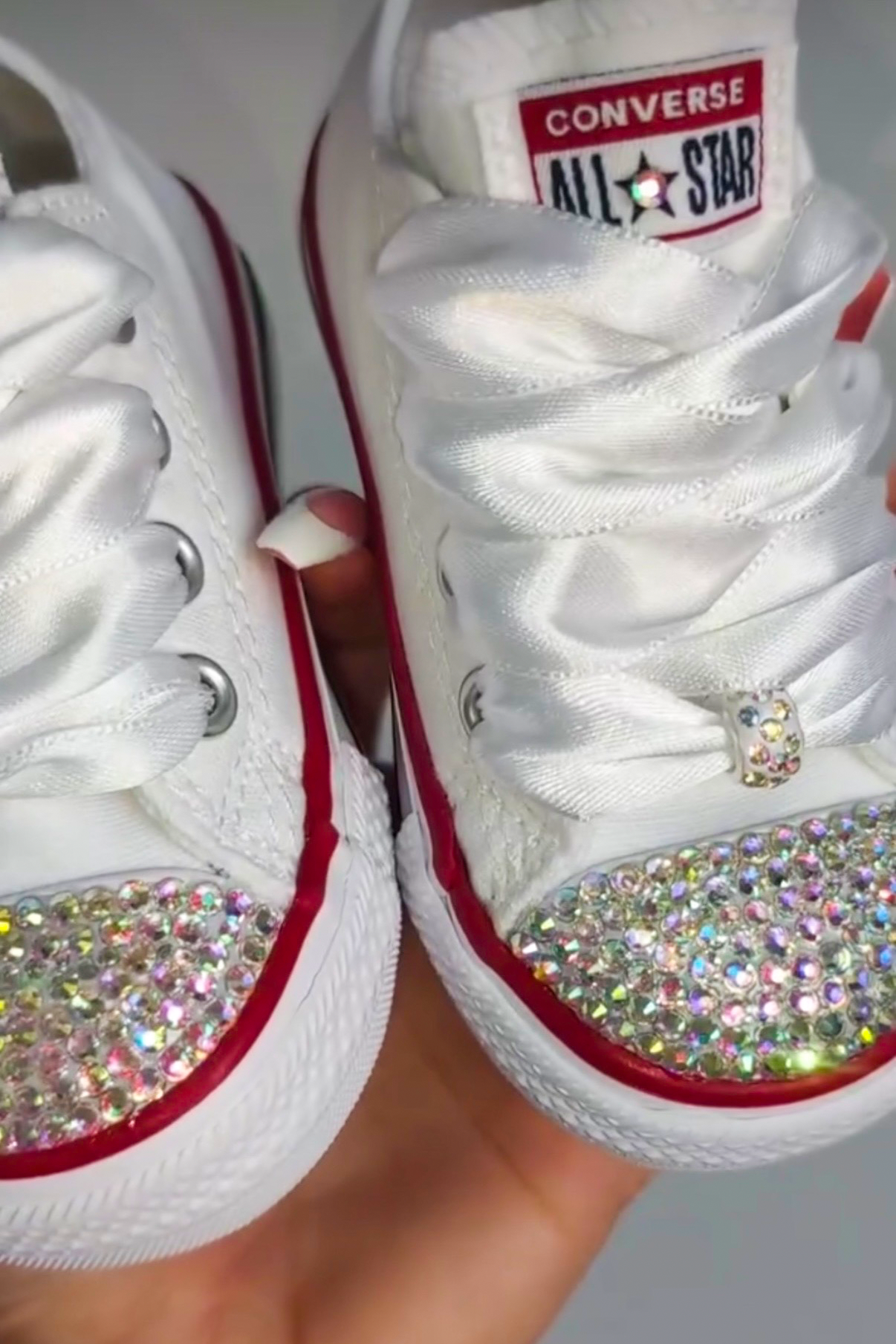 Converse All Star Low bianche da bambina personalizzate con brillantini e nome 